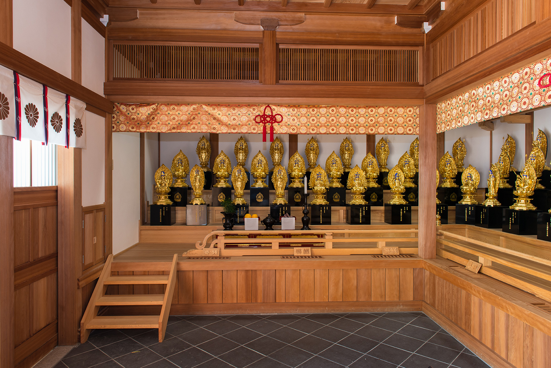 呑山観音寺　大百観音堂